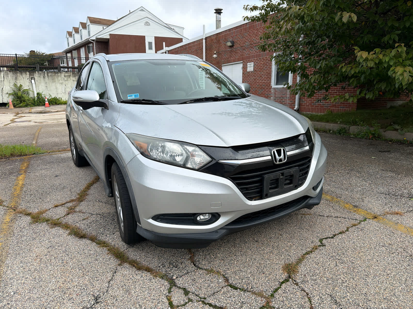 Used 2016 Honda HR-V EX-L image 2