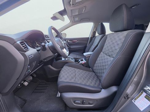 Used 2020 Nissan Rogue Sport SV image 17