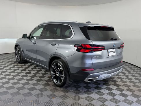 Used 2024 BMW X5 xDrive40i w/ Premium Package image 3