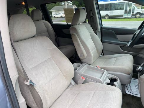 Used 2013 Honda Odyssey EX image 9