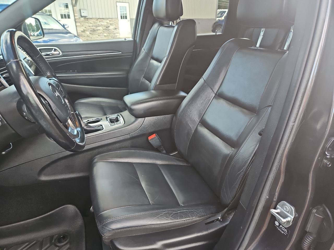 Used 2021 Jeep Grand Cherokee Limited AWD/4WD image 13