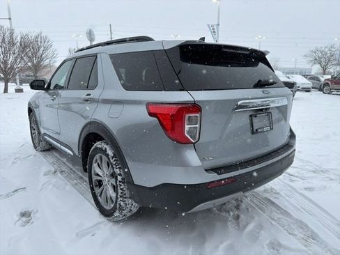 Used 2022 Ford Explorer XLT w/ Equipment Group 202A image 14