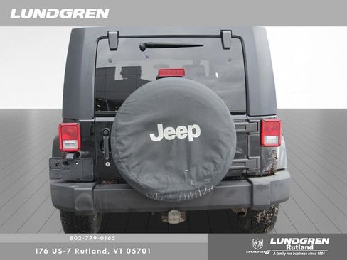 Used 2007 Jeep Wrangler Unlimited Sahara w/ Dual Top Group image 36