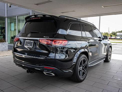Used 2023 Mercedes-Benz GLS 580 4MATIC image 2