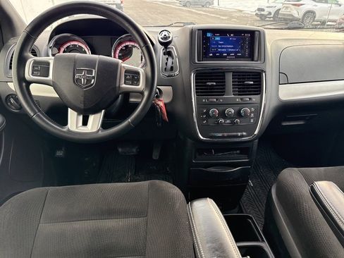 Used 2015 Dodge Grand Caravan SE w/ Quick Order Package 29E SE image 4