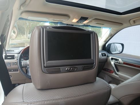 Used 2013 Lexus GX 460 image 10