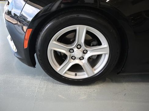 Used 2016 Chevrolet Camaro LT RWD image 32