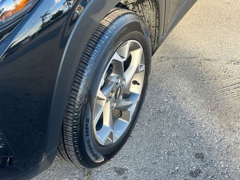 Used 2025 Chevrolet Trax LT w/ LT Convenience Package image 31