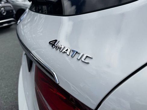 Used 2019 Mercedes-Benz GLC 300 4MATIC image 12