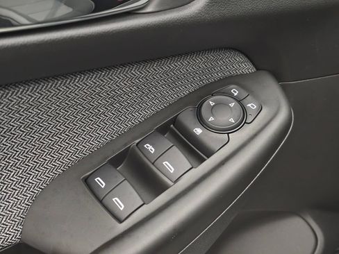 New 2026 Chevrolet TrailBlazer LT w/ LT Cold Weather Package FWD image 2