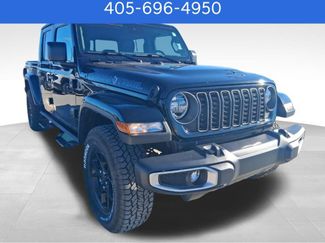 Used 2024 Jeep Gladiator Sport video 2