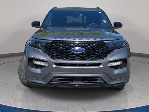 Used 2023 Ford Explorer ST-Line AWD/4WD image 2