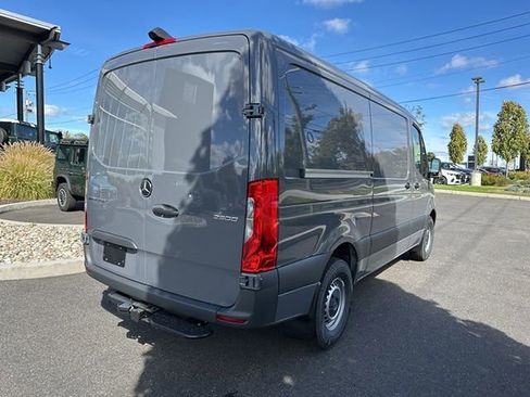 Used 2025 Mercedes-Benz Sprinter 2500 image 5