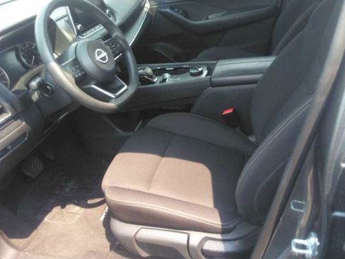 Used 2024 Nissan Rogue S AWD/4WD image 7
