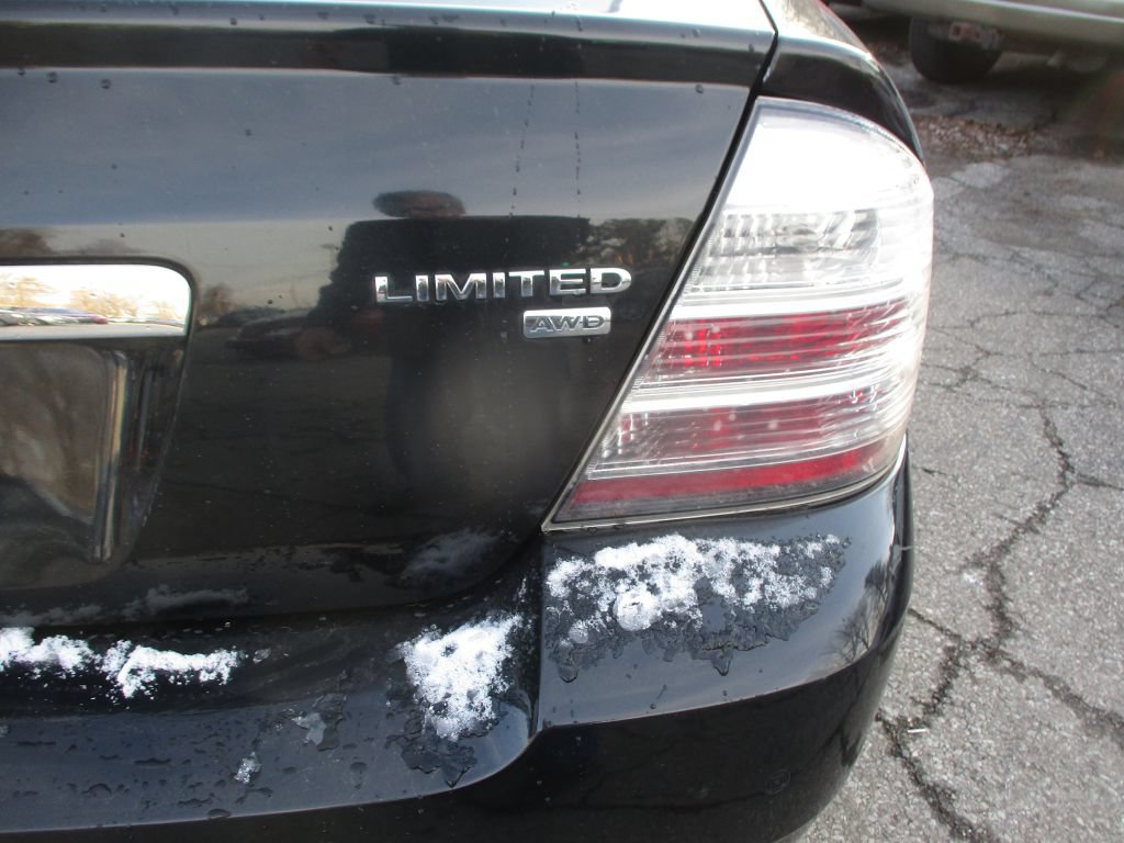 Used 2009 Ford Taurus Limited AWD/4WD image 6