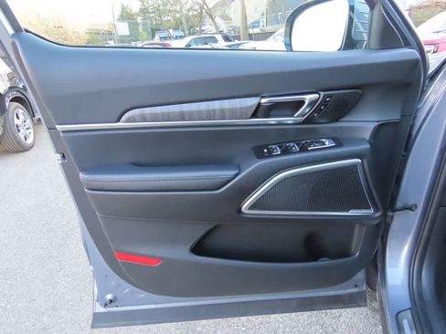 Used 2024 Kia Telluride SX Prestige image 19