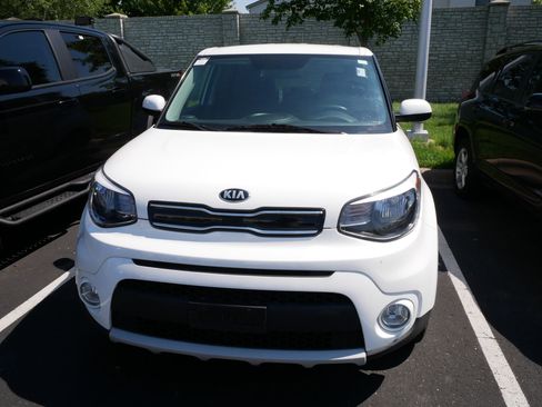 Used 2019 Kia Soul + FWD image 2