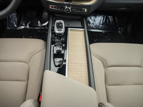 New 2026 Volvo XC60 T8 Plus w/ Climate Package AWD/4WD image 30