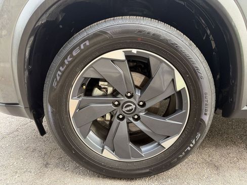 Used 2025 Nissan Rogue SV FWD image 32