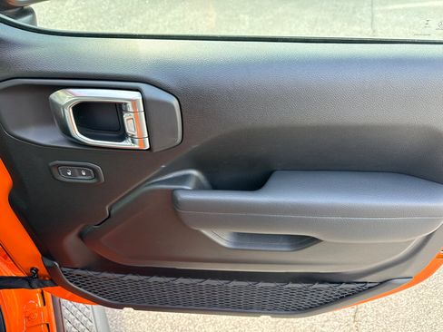 New 2025 Jeep Gladiator Sport image 14