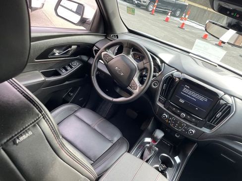 Used 2024 Chevrolet Traverse RS image 24