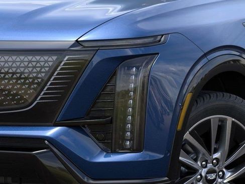 New 2026 Cadillac Vistiq Sport w/ LPO, Floor Liner Package AWD/4WD image 10