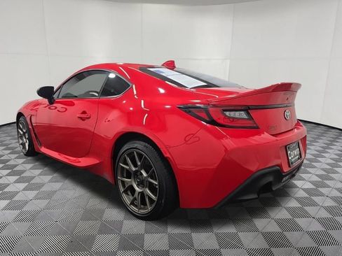 Used 2023 Toyota GR86 w/ ALL Weather Mat Package (TMS) RWD image 5