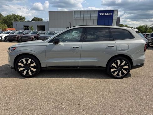 Used 2025 Volvo EX90 Ultra AWD/4WD image 2