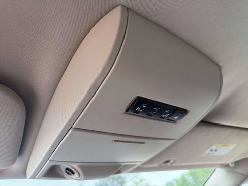 Used 2011 Dodge Grand Caravan Crew FWD image 24