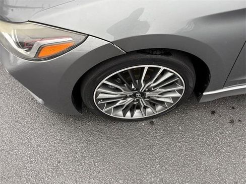 Used 2018 Hyundai Elantra Sport image 11