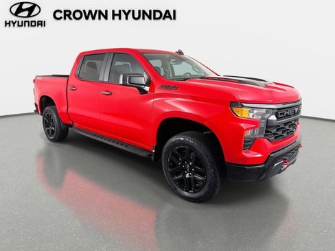 Used 2024 Chevrolet Silverado 1500 Custom Trail Boss w/ LPO, Dark Essentials Package image 4