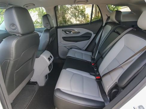 Used 2023 GMC Terrain SLT w/ Infotainment Package II FWD image 27