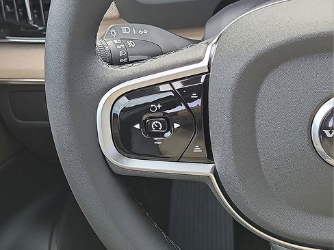 New 2026 Volvo XC90 B6 Plus w/ Protection Package Premier image 20