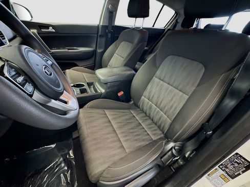 Used 2021 Kia Sportage LX image 11