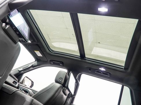 Used 2021 GMC Yukon SLT w/ SLT Luxury Plus Package image 48