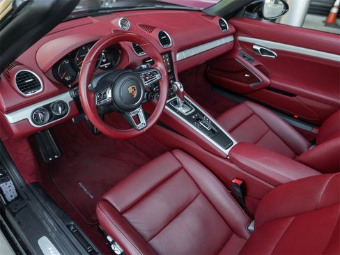 Certified 2021 Porsche 718 Boxster image 4