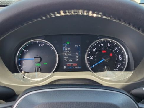 Used 2022 Toyota RAV4 SE w/ SE Grade Weather Package AWD/4WD image 9