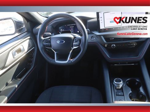 Used 2025 Ford Explorer ST-Line AWD/4WD image 28