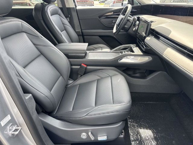 New 2026 Lincoln Nautilus Premier AWD/4WD image 9