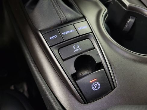 Used 2022 Toyota Camry XSE FWD image 18