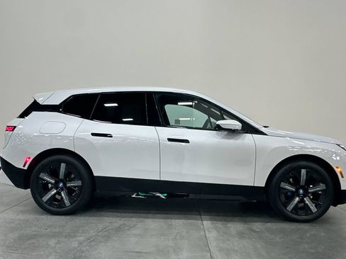 Used 2024 BMW iX xDrive50 w/ Sport Package AWD/4WD image 3