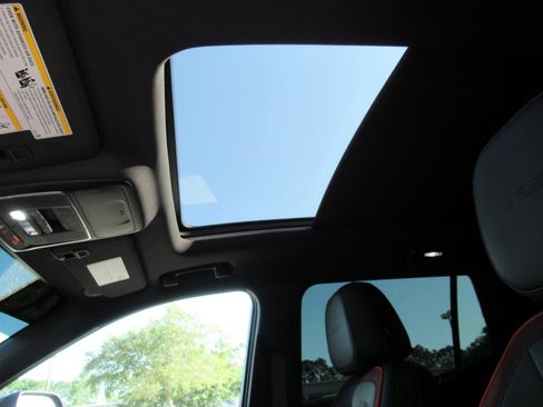 Used 2026 Chevrolet Equinox RS w/ Safety and Technology Package FWD image 17