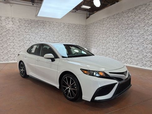 Used 2023 Toyota Camry SE w/ Cold Weather Package image 1