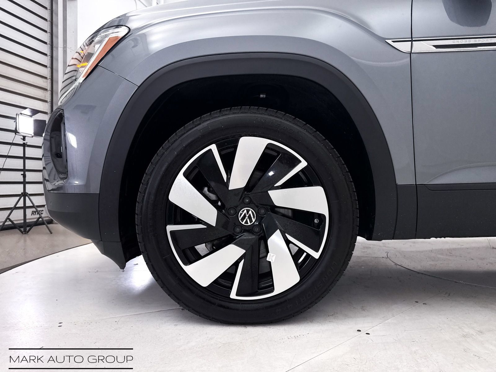 Used 2024 Volkswagen Atlas Cross Sport SE AWD/4WD image 12