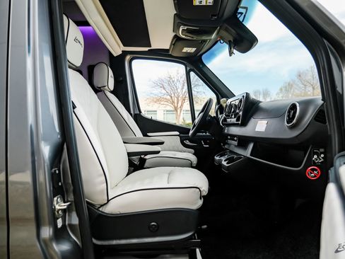 Used 2023 Mercedes-Benz Sprinter 3500 image 48