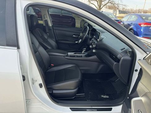 Used 2021 Nissan Sentra SR w/ SR Premium Package image 30