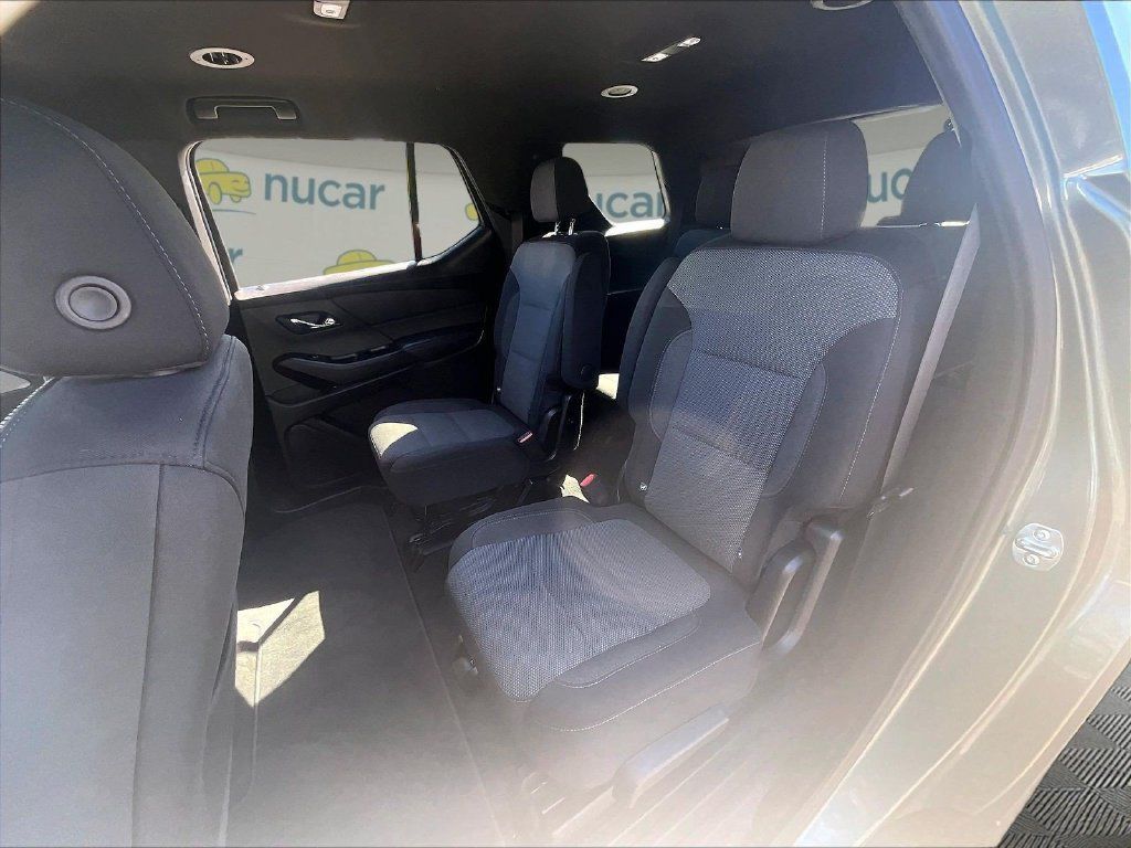 Used 2023 Chevrolet Traverse LT AWD/4WD image 14
