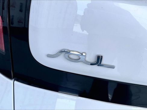 Used 2015 Kia Soul image 19