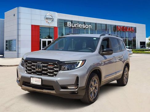 Used 2024 Honda Passport TrailSport image 1