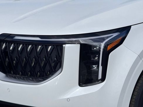 New 2026 Kia Carnival FWD image 10